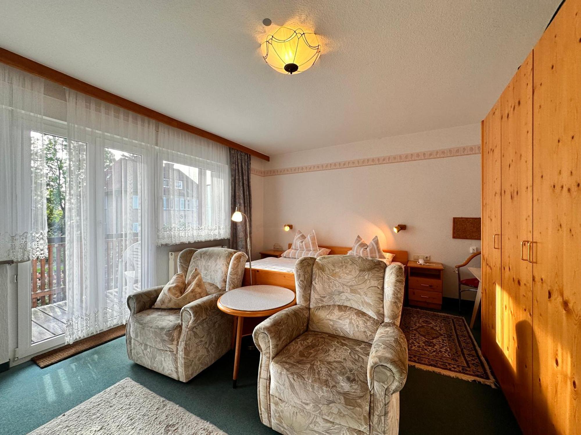 Pension Zum Loewen, Parkplatz, Fruehstueck, Wlan, Zentral Bad Steben Exteriör bild