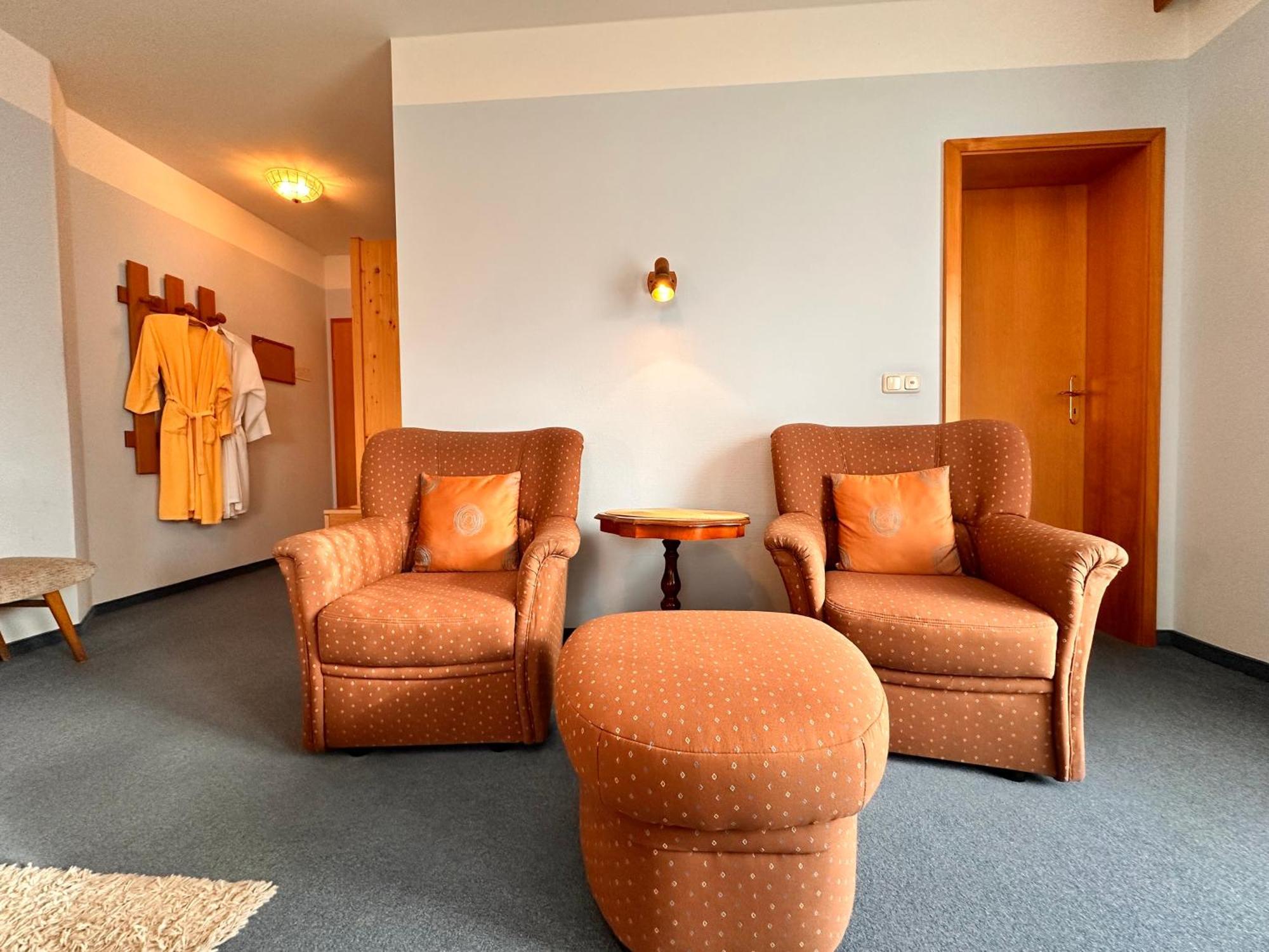 Pension Zum Loewen, Parkplatz, Fruehstueck, Wlan, Zentral Bad Steben Exteriör bild