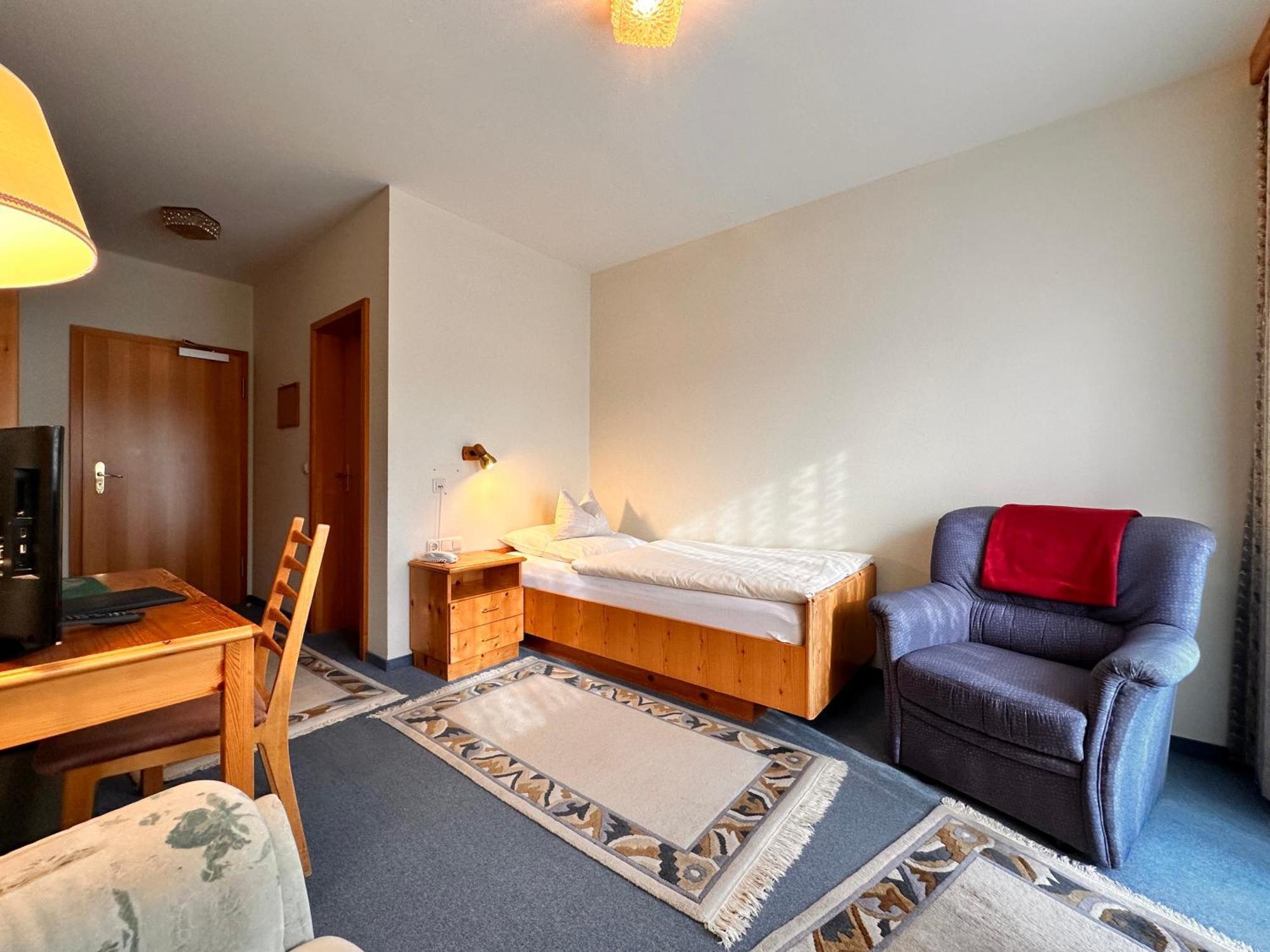 Pension Zum Loewen, Parkplatz, Fruehstueck, Wlan, Zentral Bad Steben Exteriör bild