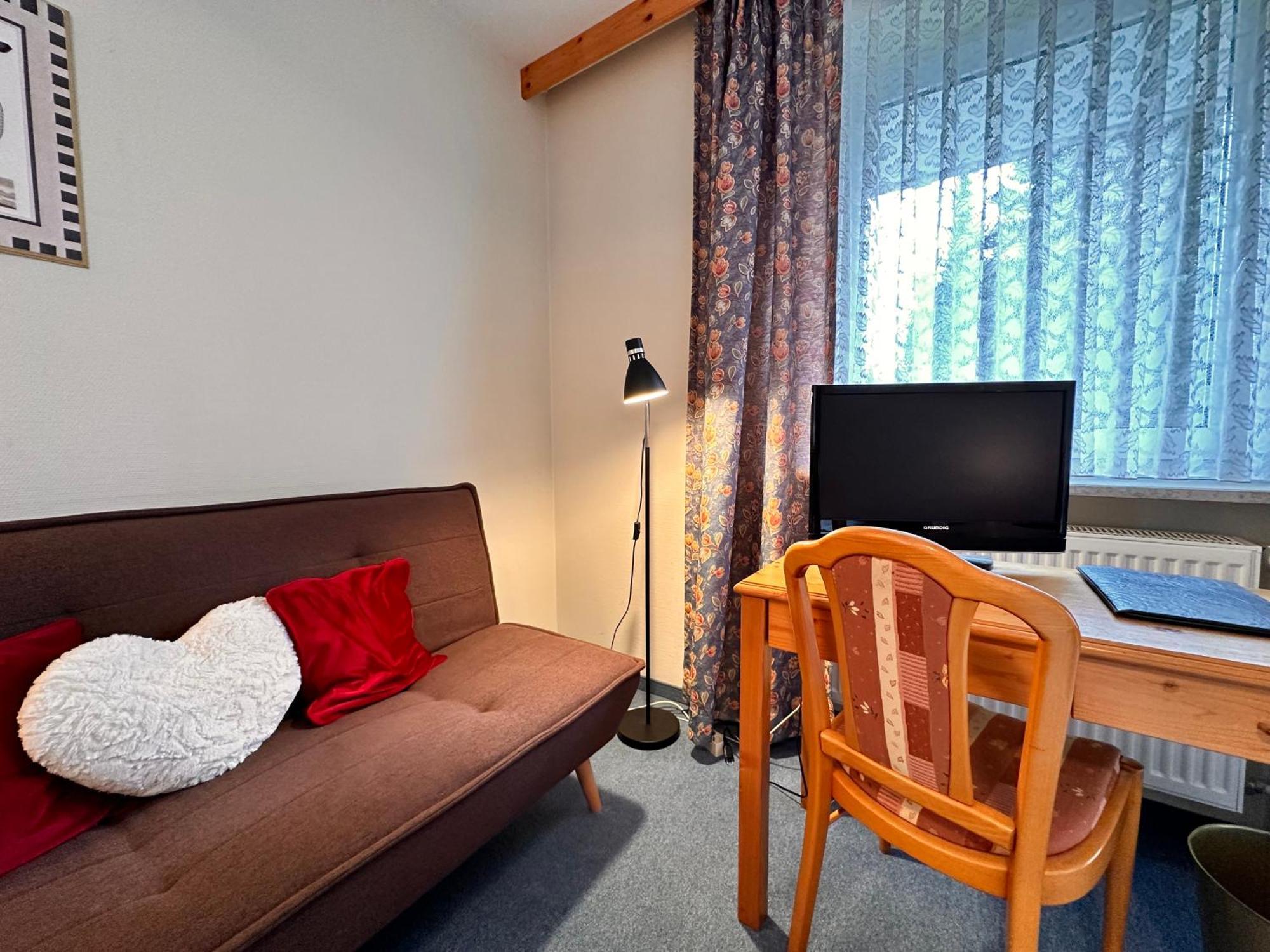 Pension Zum Loewen, Parkplatz, Fruehstueck, Wlan, Zentral Bad Steben Exteriör bild