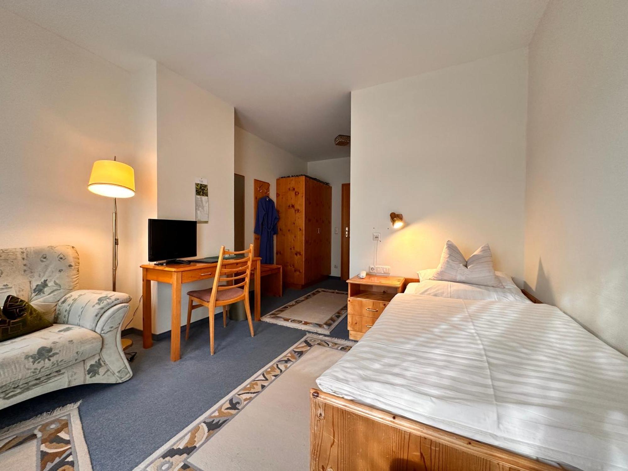 Pension Zum Loewen, Parkplatz, Fruehstueck, Wlan, Zentral Bad Steben Exteriör bild
