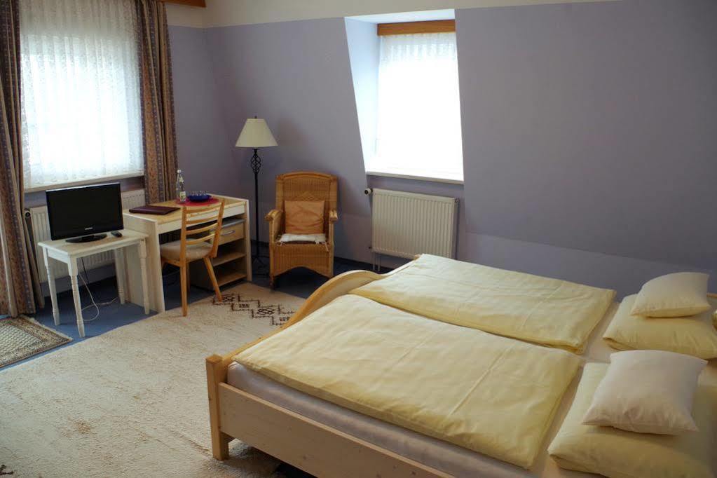 Pension Zum Loewen, Parkplatz, Fruehstueck, Wlan, Zentral Bad Steben Exteriör bild